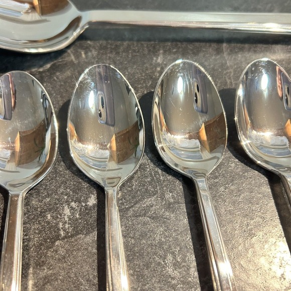 Elegant Stainless Steel Flatware Set 45 Pieces Service for 8 Plus Serving Pieces - Picture 9 of 14